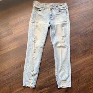 American Eagle Distressed Jegging Crop